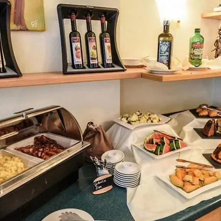 Готель Alpinhotel Maistatt 4*
