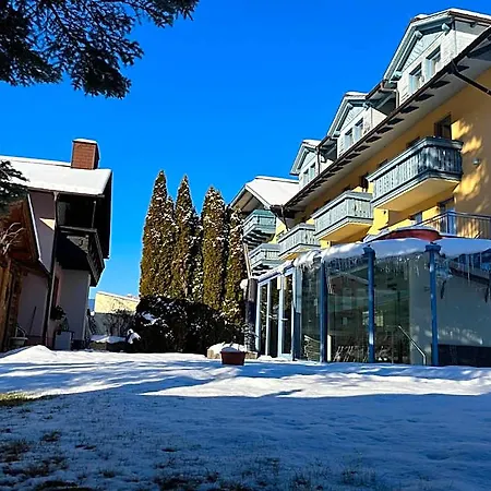 호텔 Alpinhotel Maistatt 4*